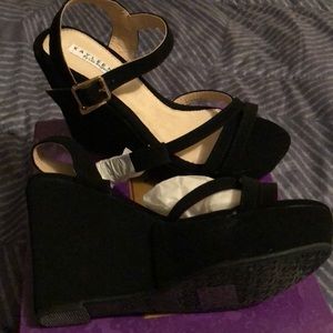 NEW! Black Wedges